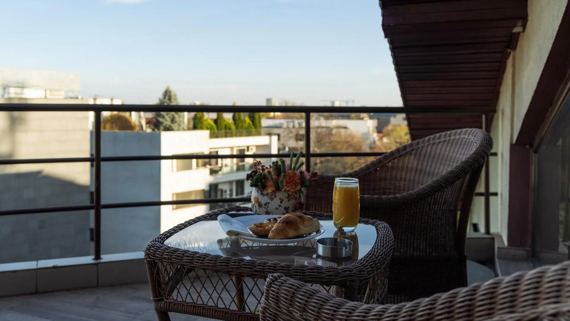 Apartamento Amazing City Views - Charming Penthouse & Aparment Bucareste