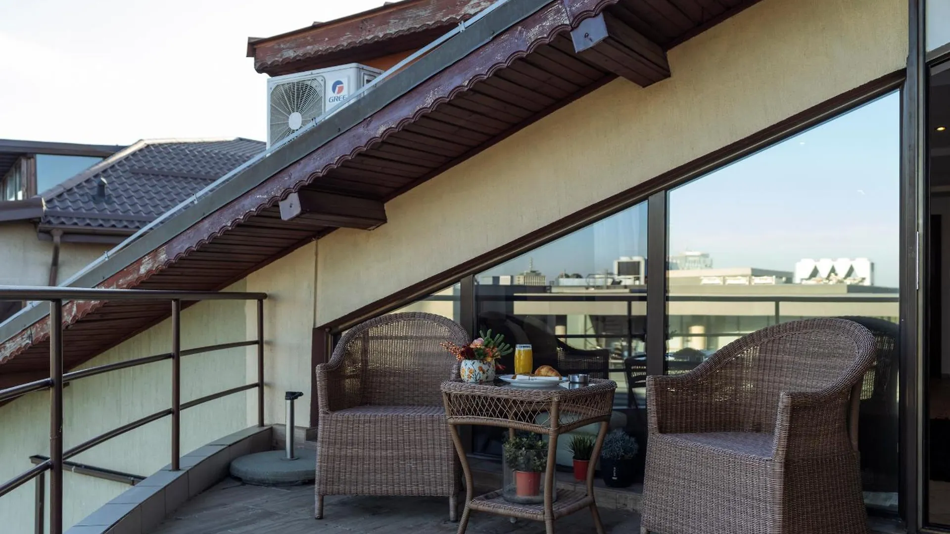 Amazing City Views - Charming Penthouse & Aparment Bucareste Apartamento