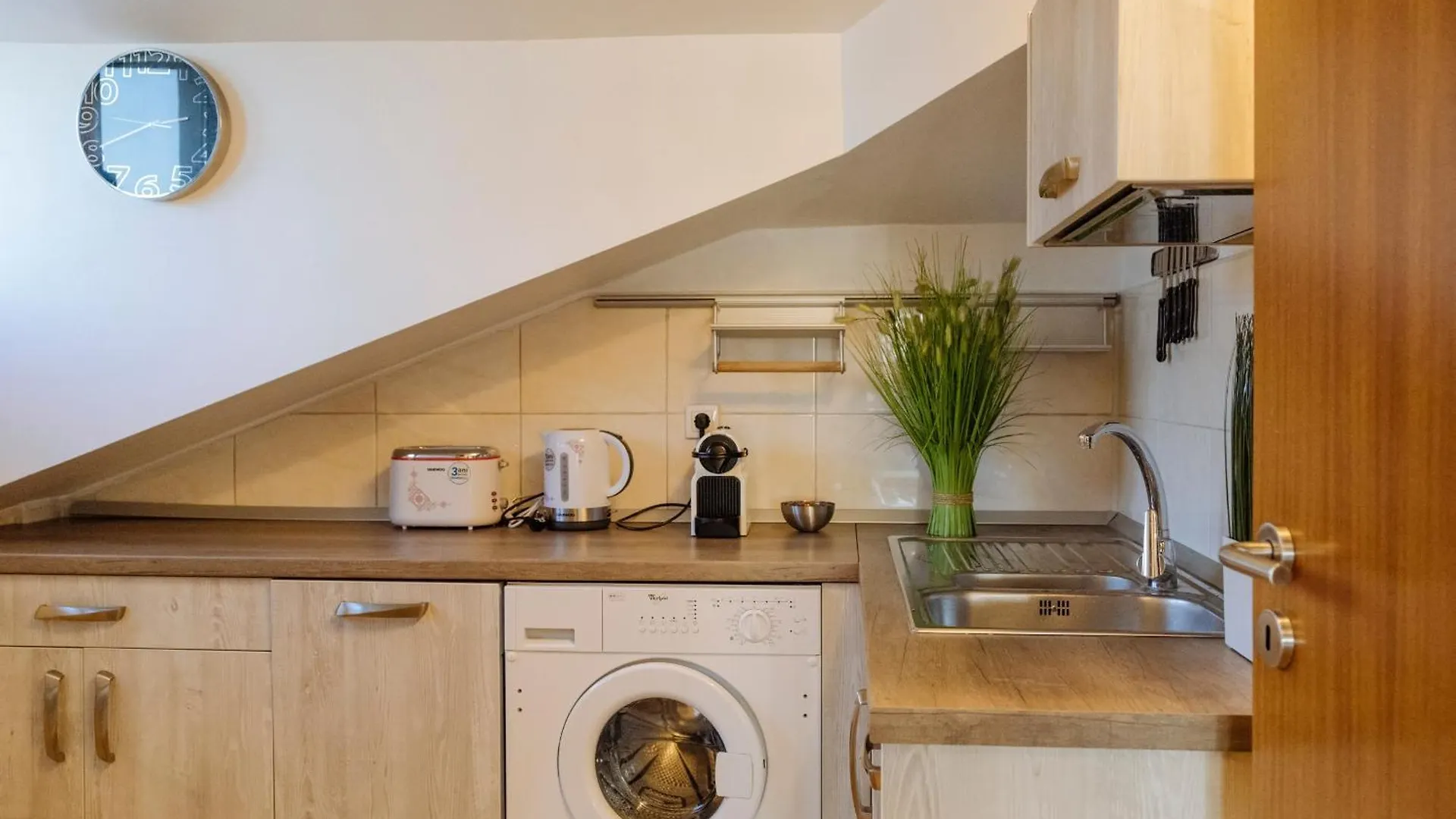 Amazing City Views - Charming Penthouse & Aparment Bucareste 0*,