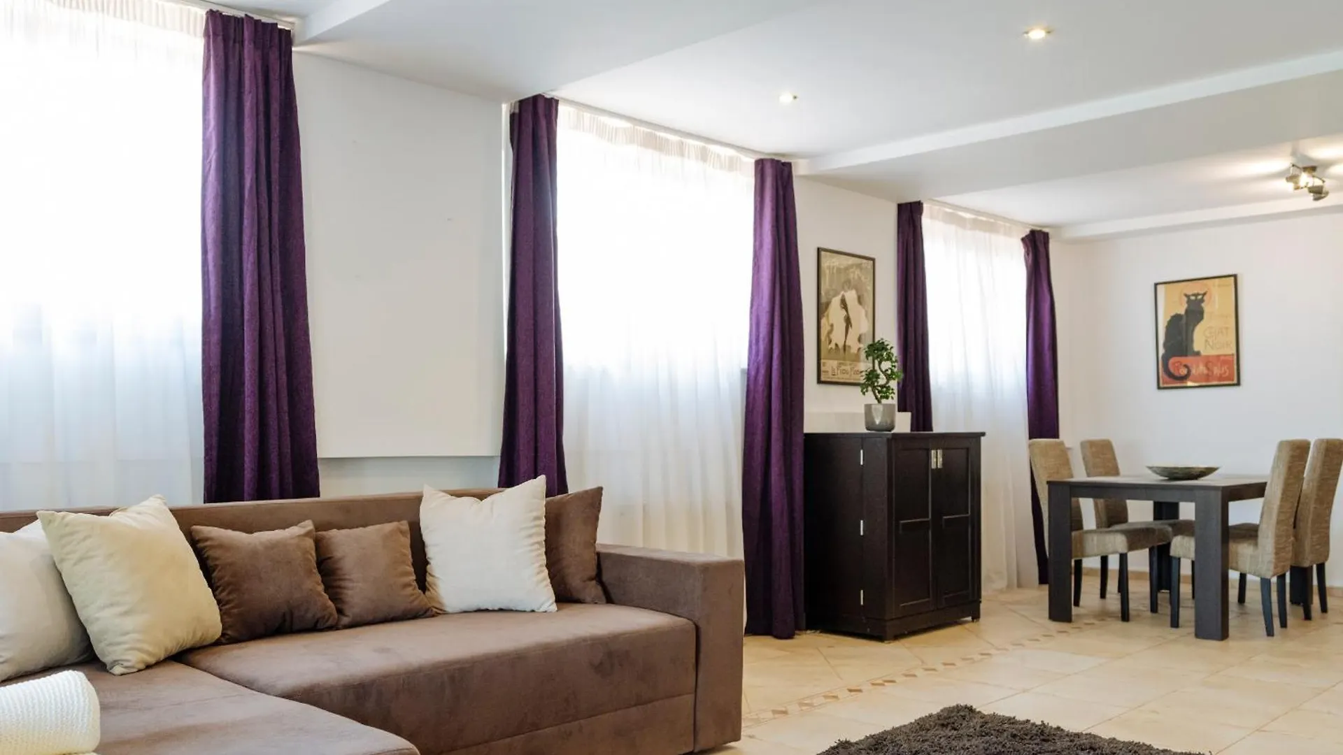 Apartamento Amazing City Views - Charming Penthouse & Aparment Bucareste