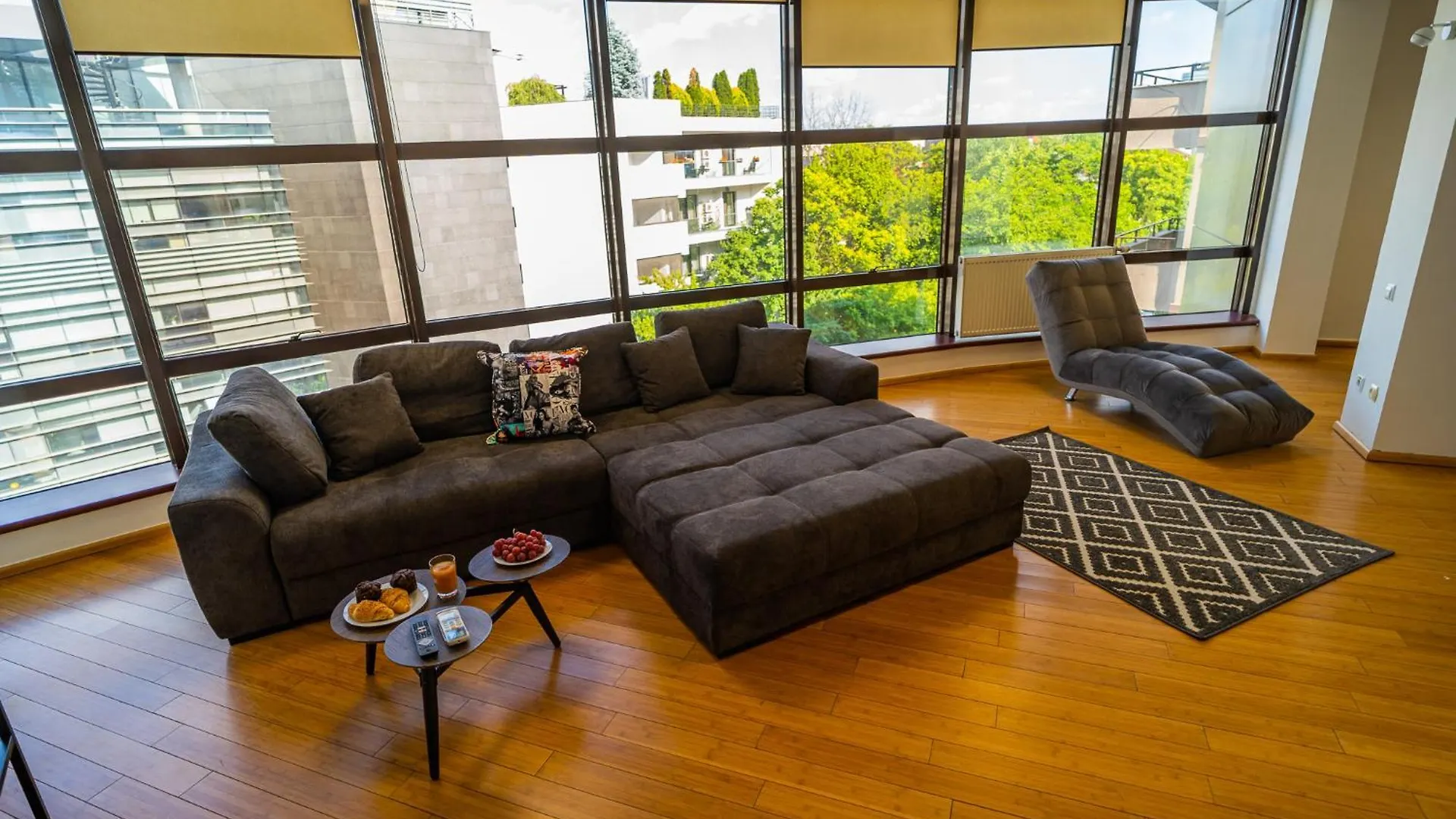 Amazing City Views - Charming Penthouse & Aparment Bucareste Apartamento