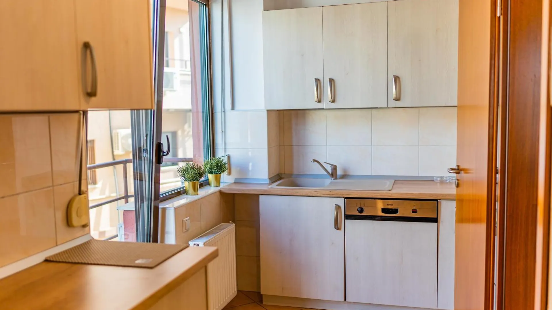 Amazing City Views - Charming Penthouse & Aparment Bucareste 0*,