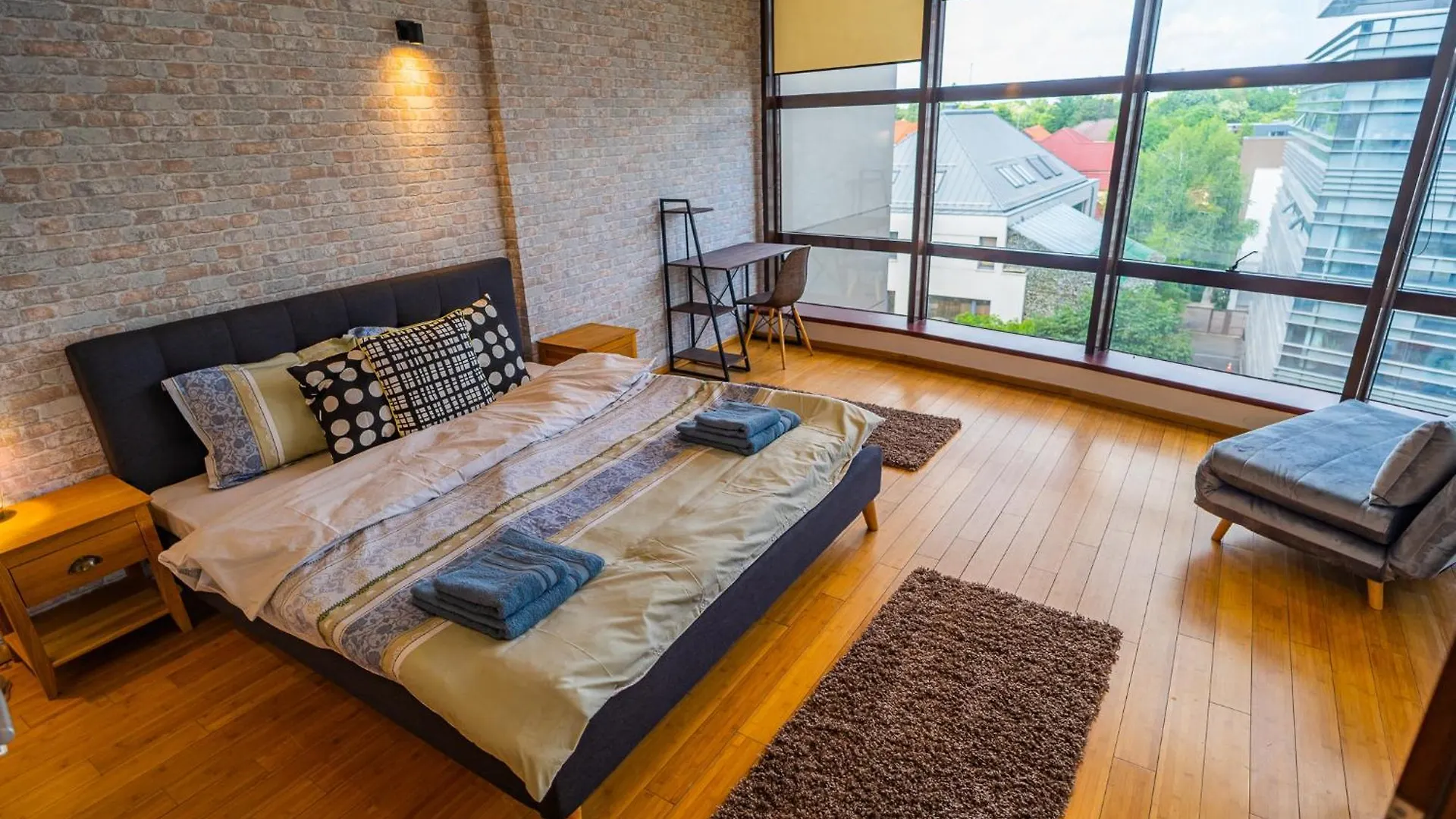 Amazing City Views - Charming Penthouse & Aparment Bucareste