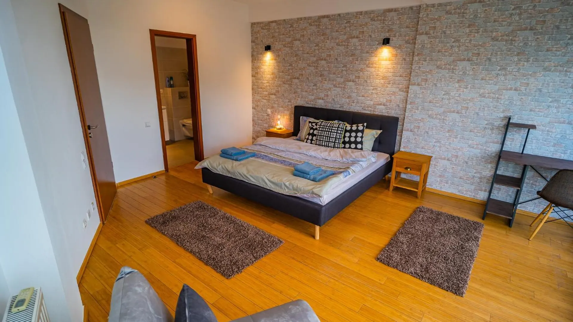 Apartamento Amazing City Views - Charming Penthouse & Aparment Bucareste
